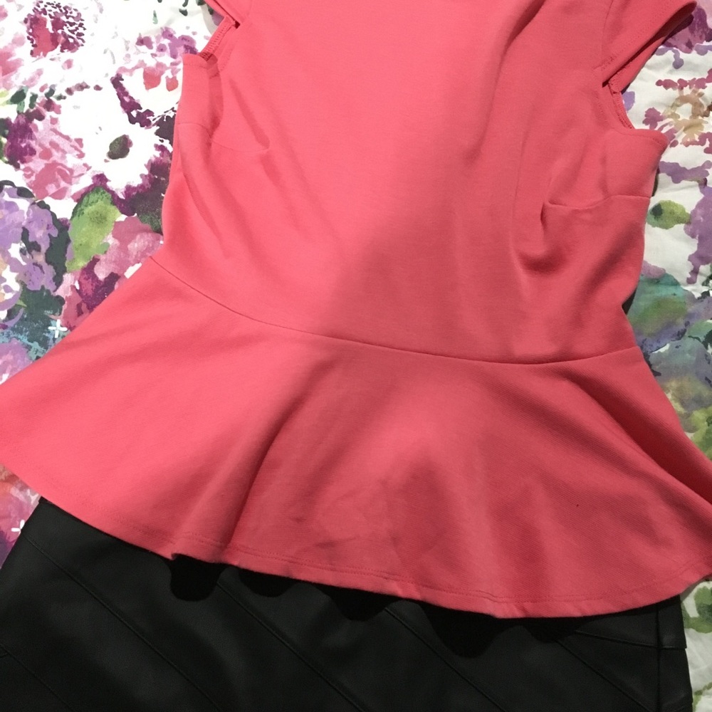 Pink top - Picture 3 of 3